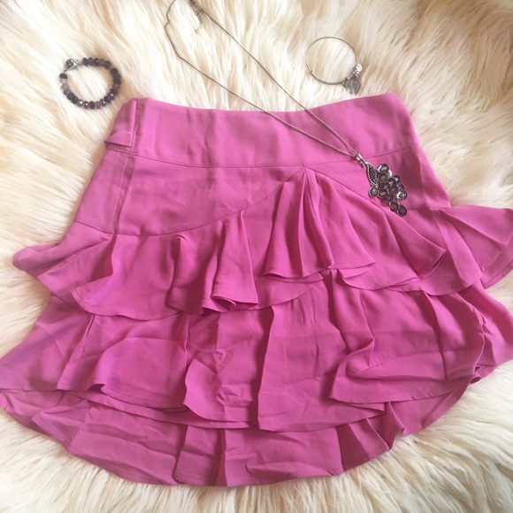 π High Waisted Ruffle Mini Skirt π - Picture 1 of 4